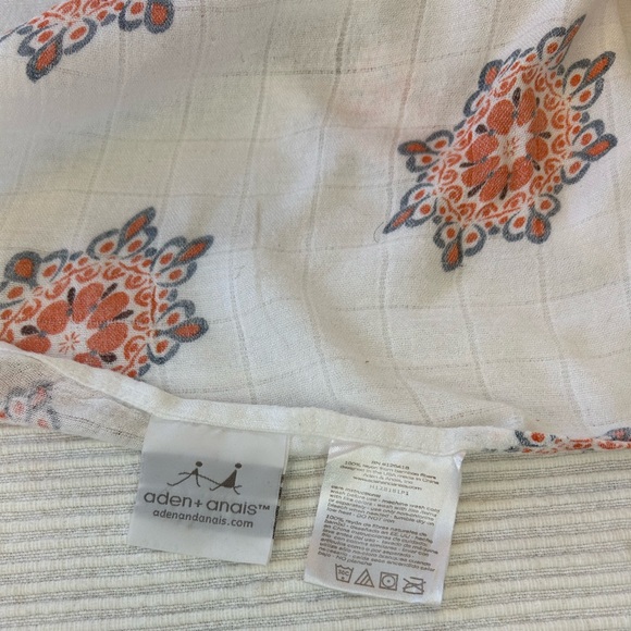 Aden & Anais Bamboo 2-Pack Swaddle Blankets - Picture 12 of 14